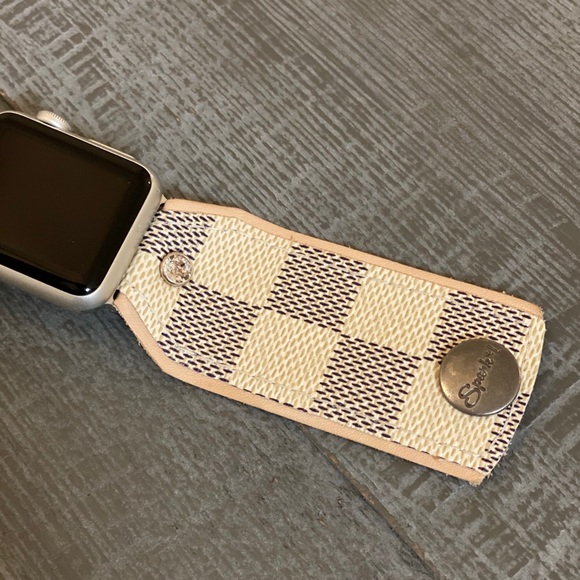 Louis Vuitton Damier Azur Apple Watch Bow Band - Picture 6 of 8